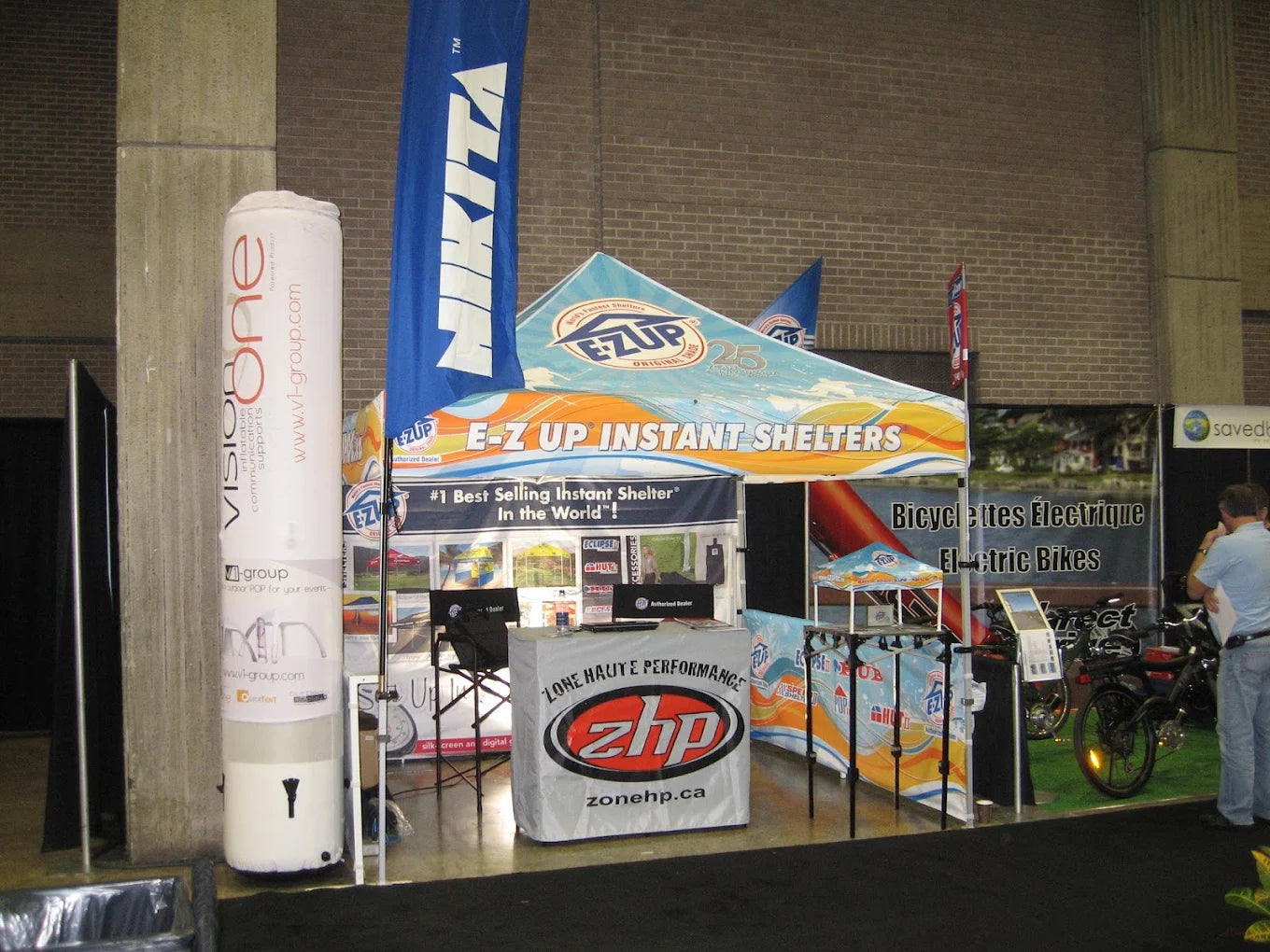 E-Z UP Store Laval